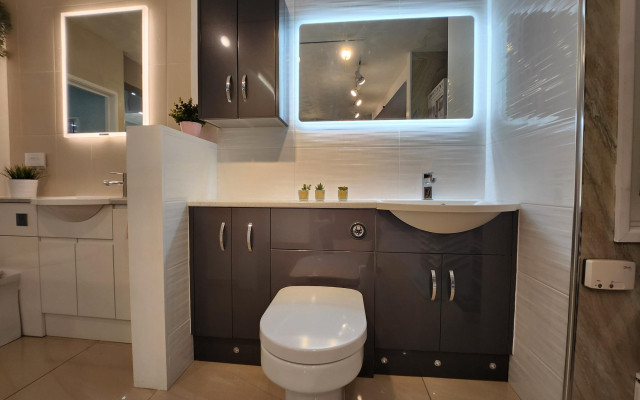 Stylish Bathroom Furniture with LED Mirrors