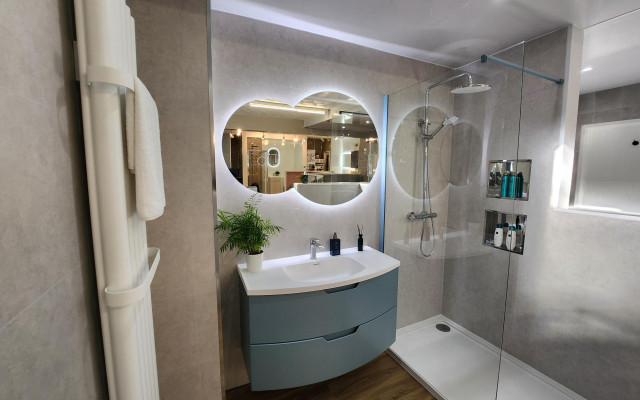 Beautifully designed freestanding basin unit with an LED mirror, perfect for modern bathrooms.