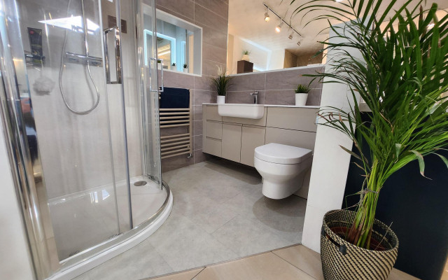 Explore our stunning bathroom showroom featuring modern designs and stylish accessories.